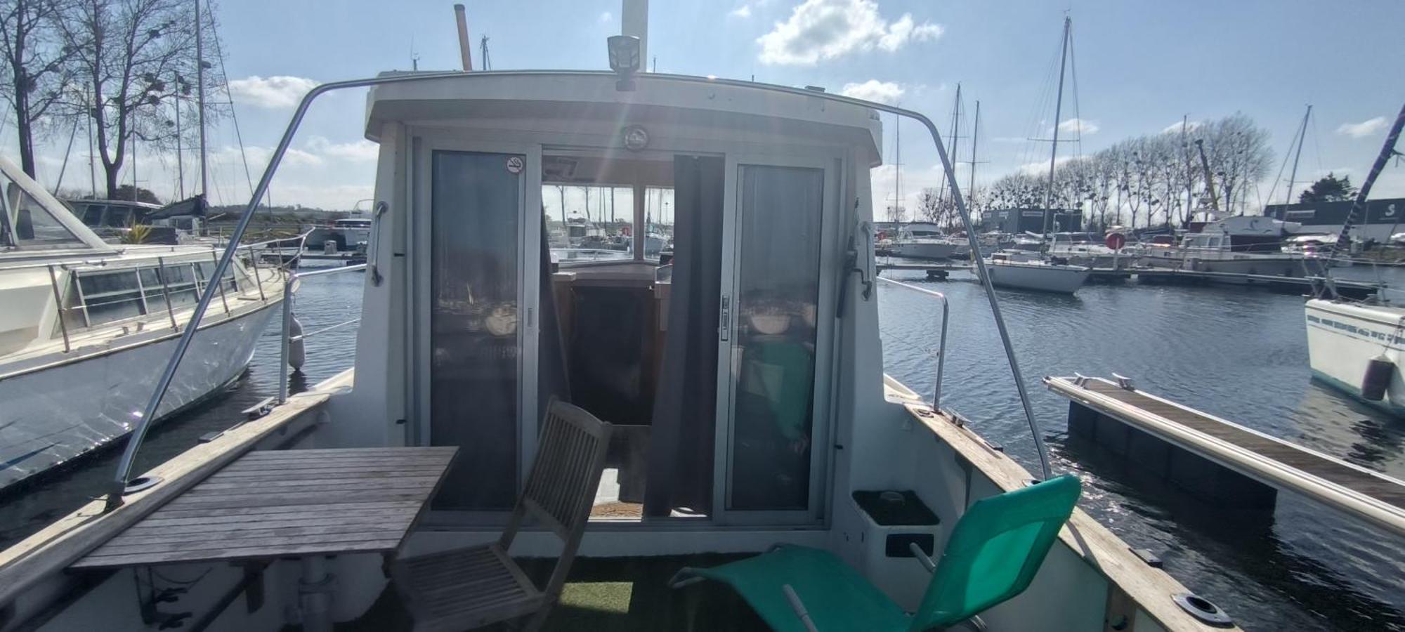 Nuit Insolite Sur L'Eau Au Port De Ouistreham Ξενοδοχείο Εξωτερικό φωτογραφία
